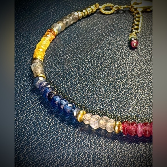 Labradorite and multi sapphire bracelet set in Goldfill accents and clasp - Picture 2 of 6